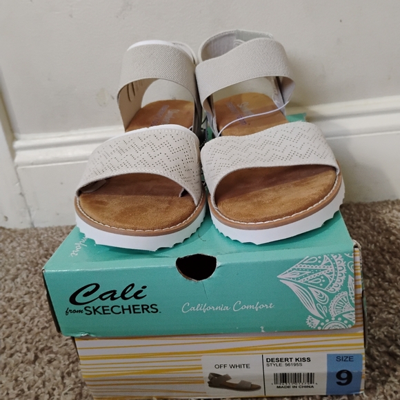 Women's Cali from Skechers Memory foam Velcro Sandals Dessert Kiss Size 9 - Picture 9 of 10